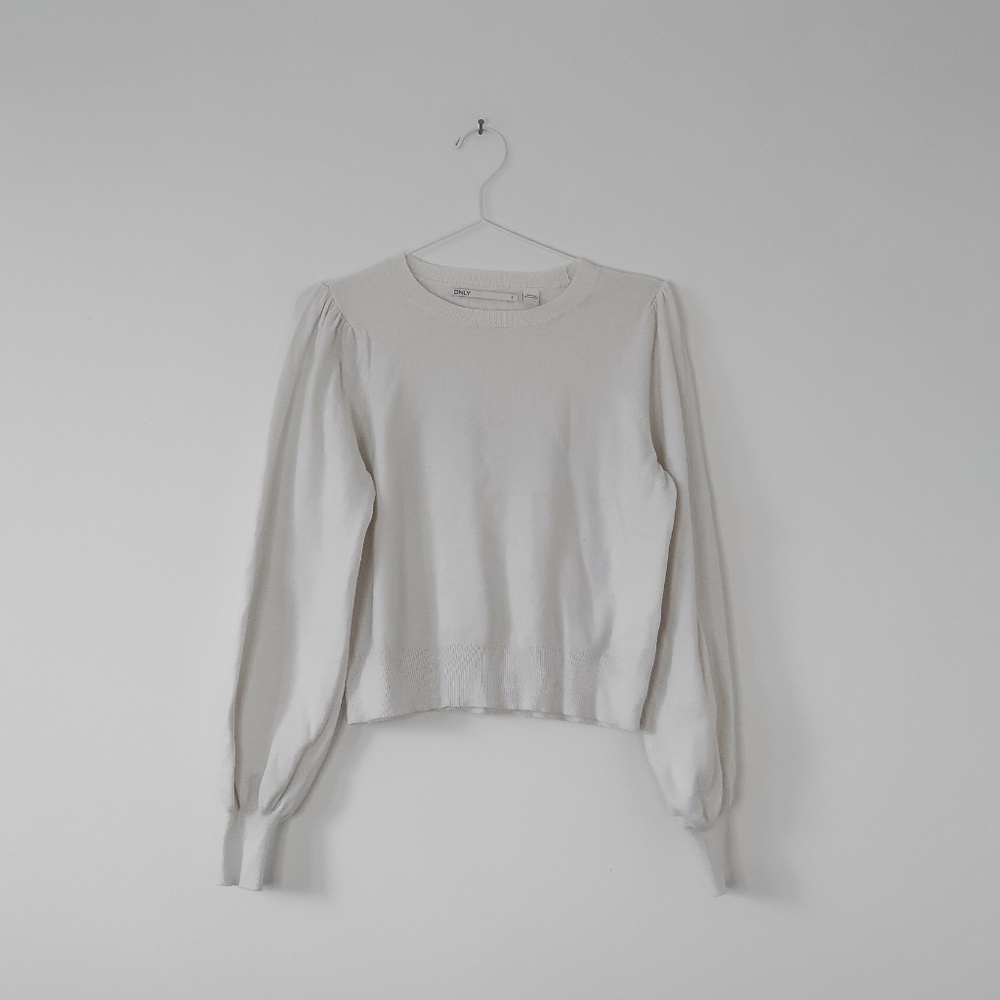 White Long Sleeve Sweater - Size Small